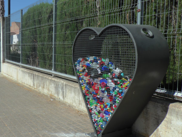 Heart Plastic Caps Container